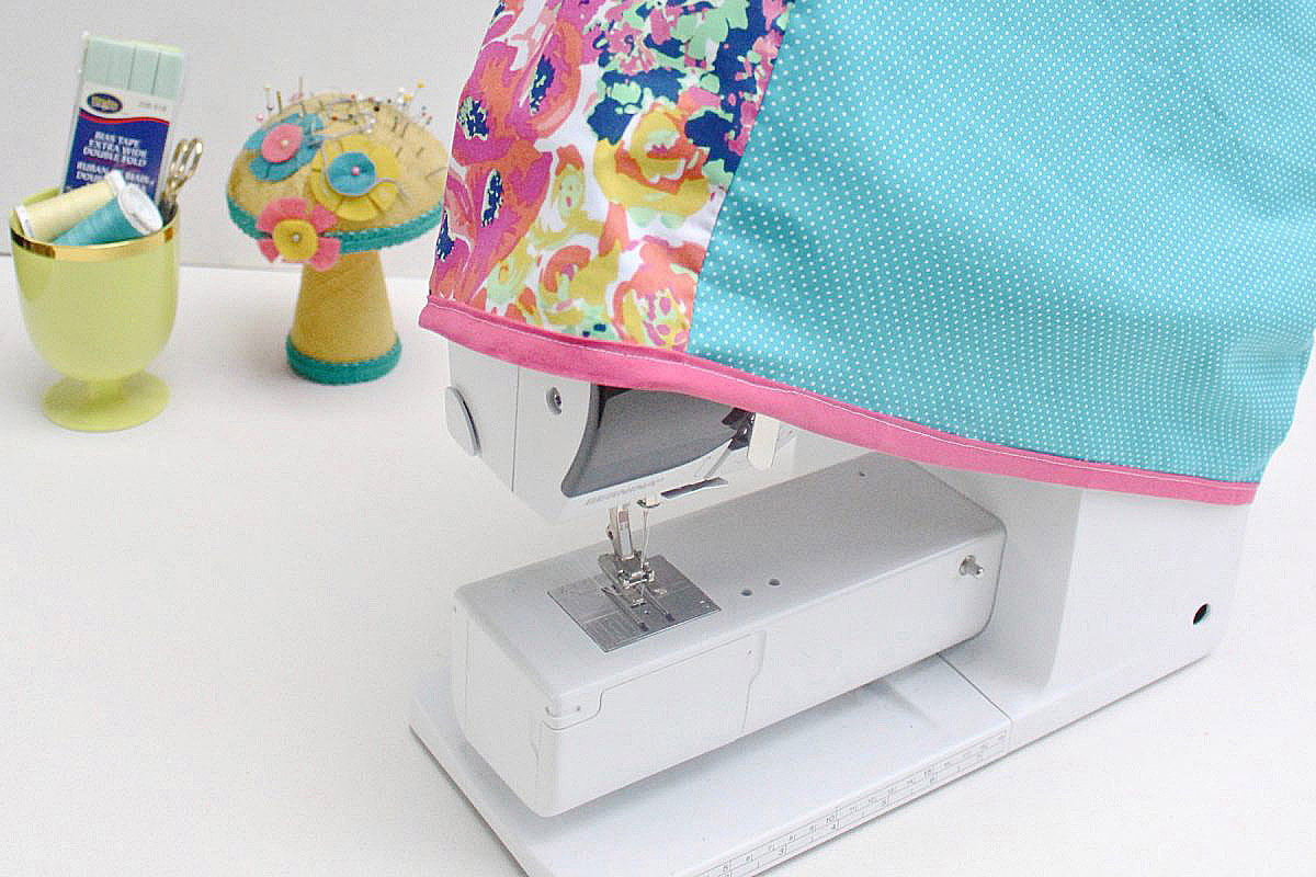 Reversible sewing machine cover WeAllSew